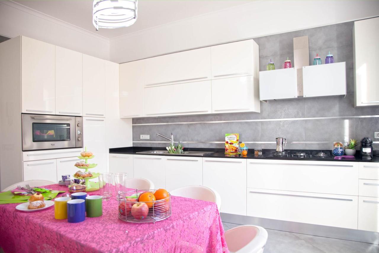 Ferdinando Arthouse Oversized Modern Apartment - By Gocce Team Неаполь Екстер'єр фото